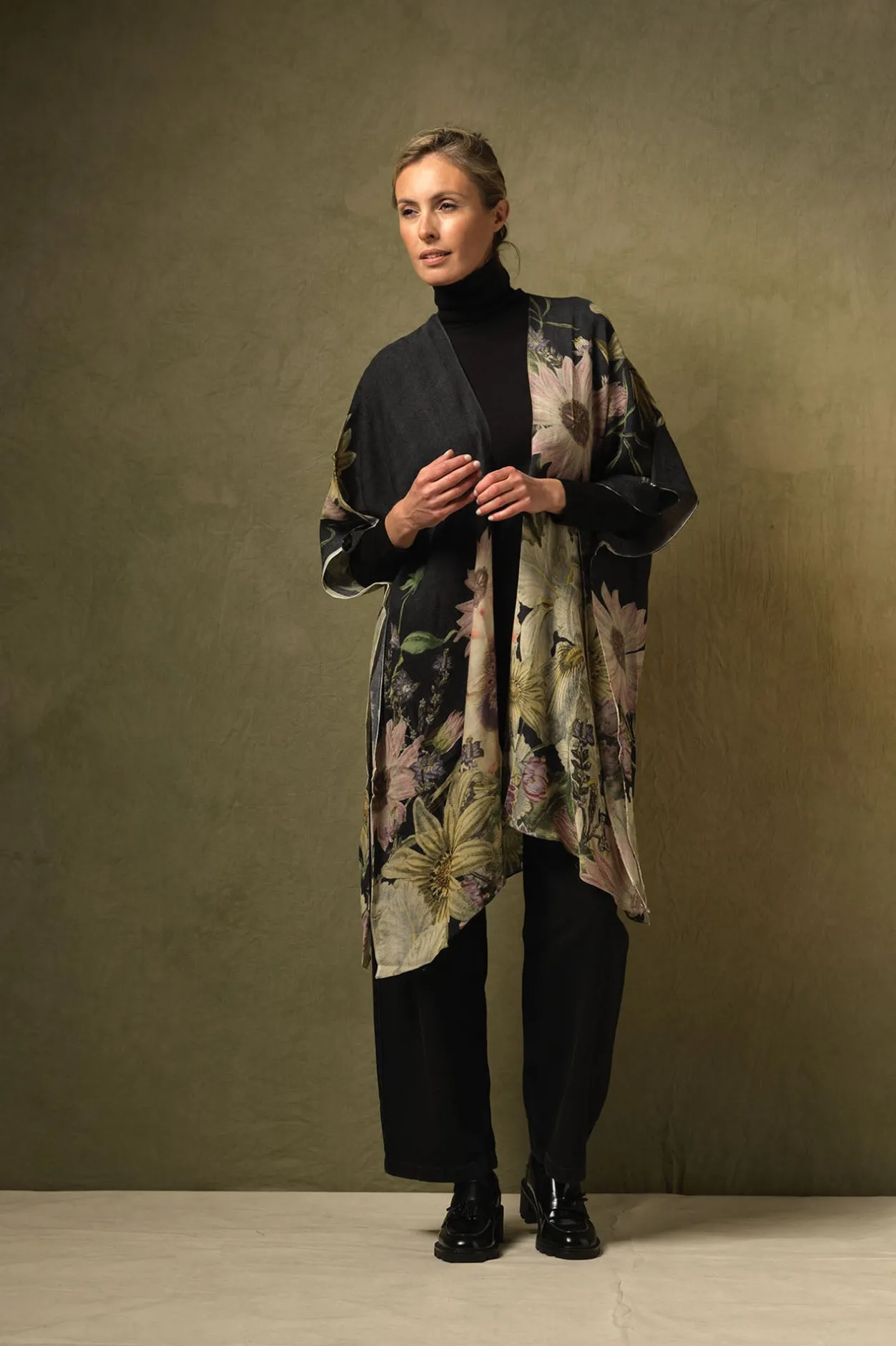 Women One Hundred Stars Daisy Black Wool Throwover