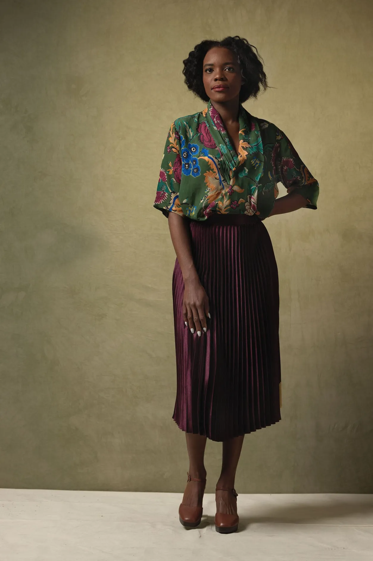 Women One Hundred Stars Flower Vase Green Rachel Top