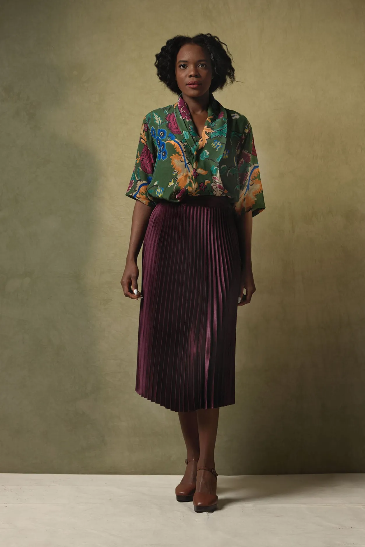 Women One Hundred Stars Flower Vase Green Rachel Top