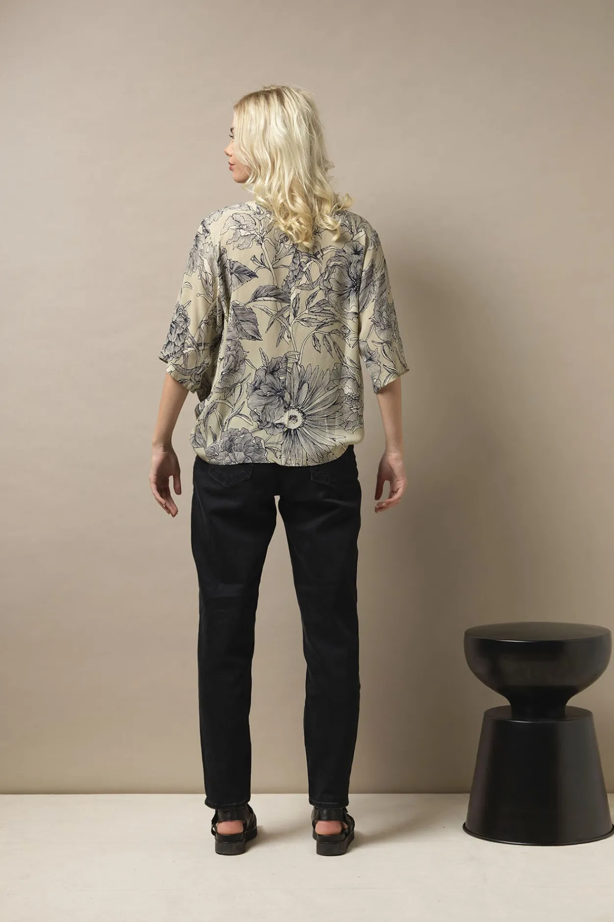 Women One Hundred Stars Kew Etched Floral Stone Rachel Top