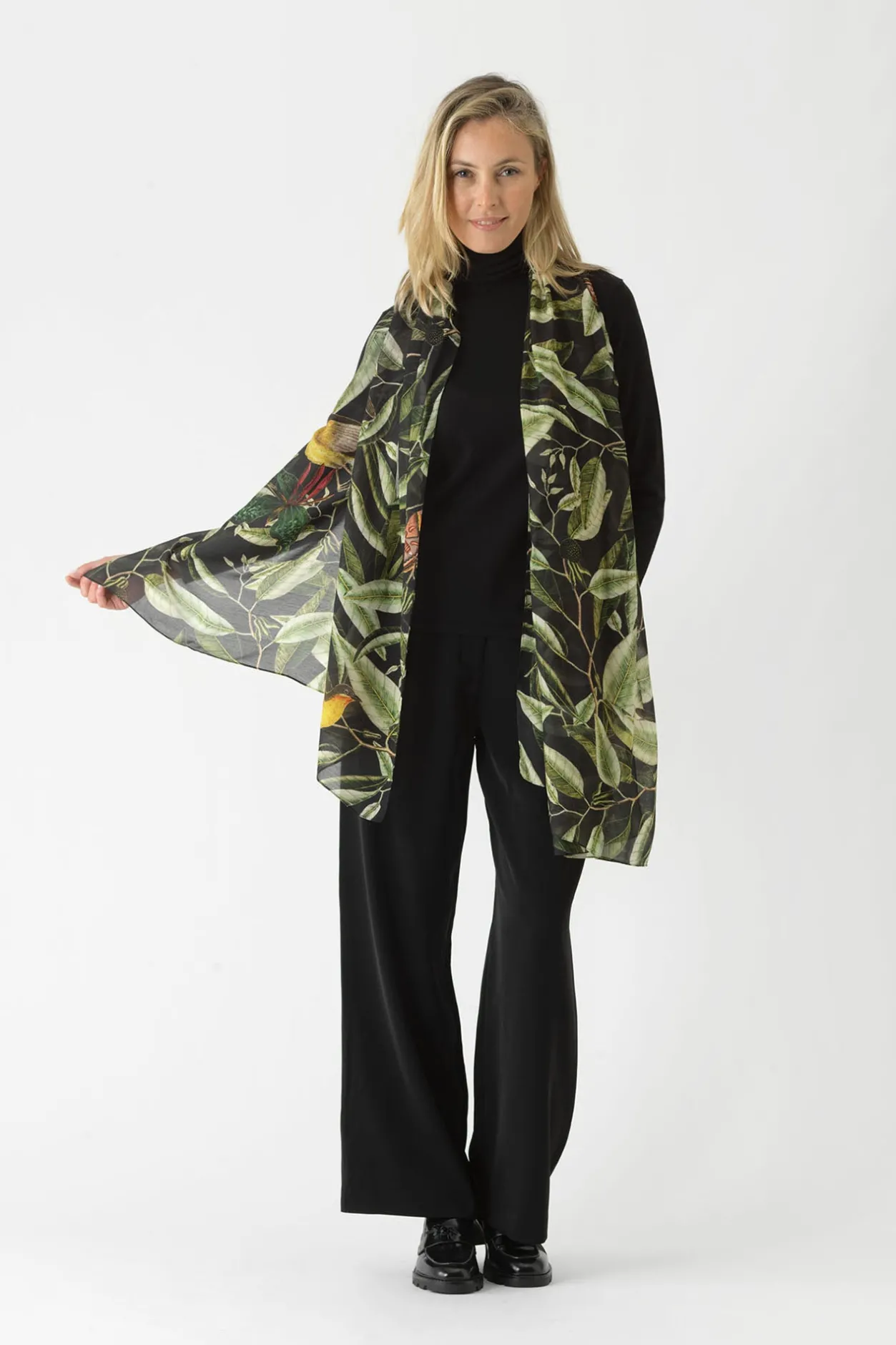 One Hundred Stars Kew Evergreen Black Scarf