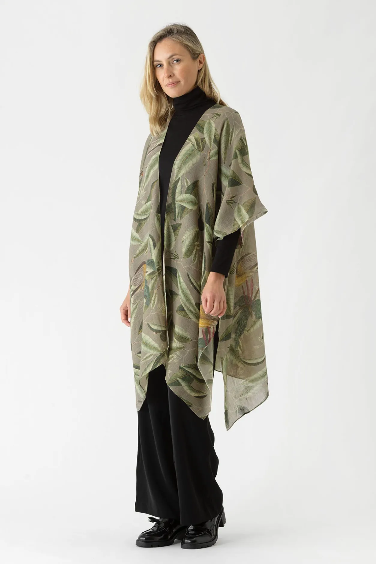 Women One Hundred Stars Kew Evergreen Stone Wool Throwover