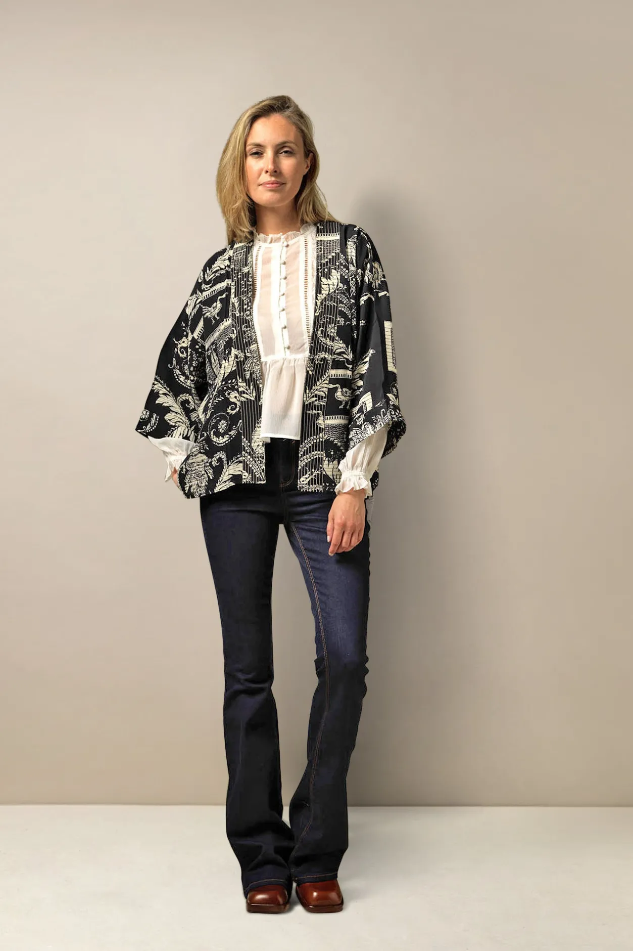 Women One Hundred Stars Vintage Damask Black Crepe Kimono