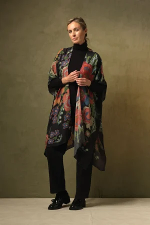 Women One Hundred Stars Woven Flower Black Wool Throwover